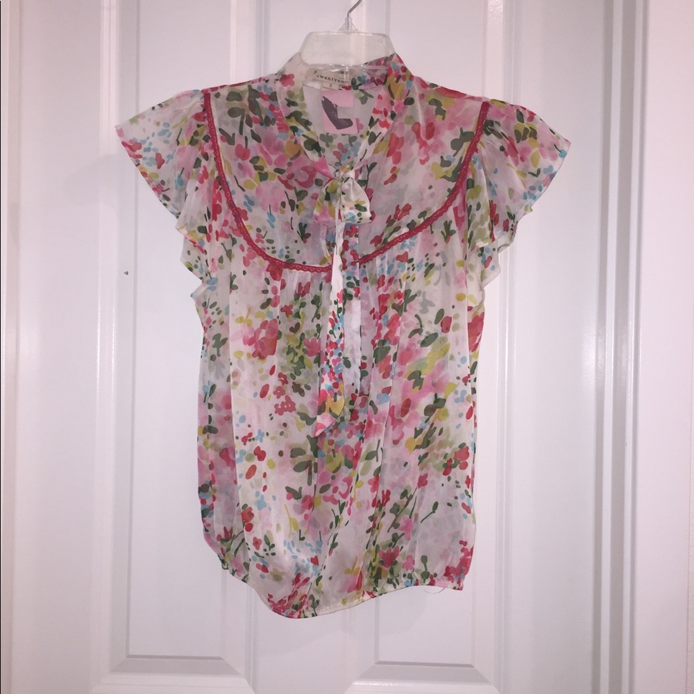 NWT Forever 21 Red & Cream Flower Blouse SZ S